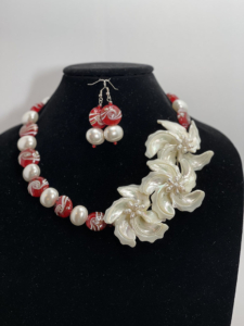 Bold Statement Focal Shell Cluster